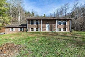 2313 Hall Rd, Dandridge, TN 37725