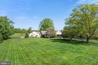 560 Indian Creek Rd, Telford, PA 18969