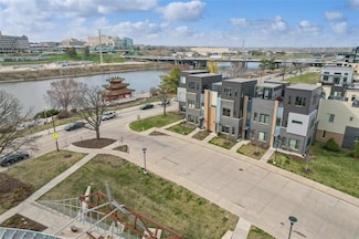118 E Center St, Des Moines, IA 50309