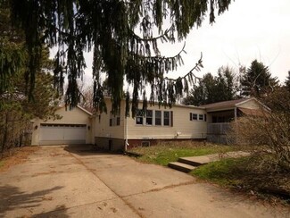 1621 Sampson St, Conway, PA 15027