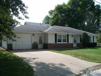 101 W Macarthur Ave, Lewistown, IL 61542