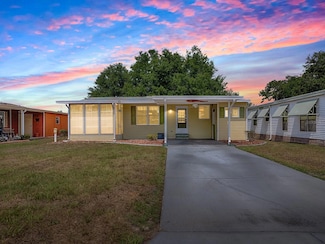 32521 W Golf Ct, Leesburg, FL 34748