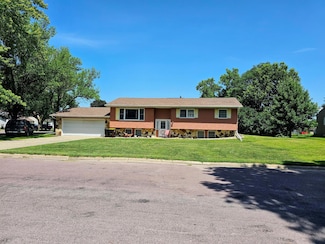 402 E 2nd St N, Truman, MN 56088