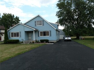 5445 Divide Rd, Niagara Falls, NY 14305