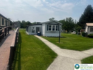 5198 Stone Terrace Dr, Whitehall, PA 18052