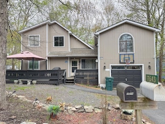 7643 Rainbow Dr, Tobyhanna, PA 18466