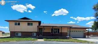 1720 Los Maderos Dr, Pueblo, CO 81006
