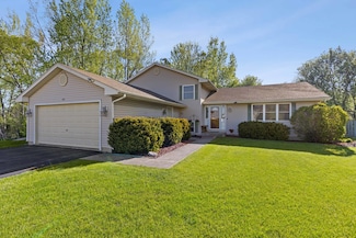 5921 Bluegrass Trail, McHenry, IL 60050