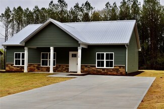 138 Sky Ln, Townville, SC 29689