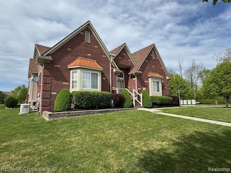 13691 Basswood Cir, Belleville, MI 48111