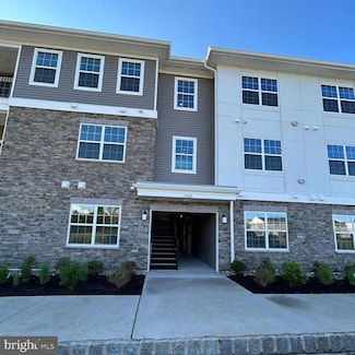 5202 Mary Ashby Way, Pennington, NJ 08534