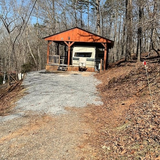 329 6th St, Ellijay, GA 30540