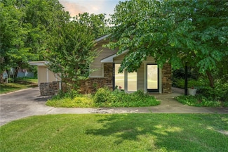 1406 E Prairie Creek Dr, Rogers, AR 72756