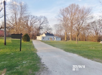 608 N Center St, Seatonville, IL 61359