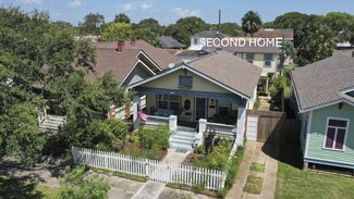 3720 Bernardo de Galvez Ave, Galveston, TX 77550