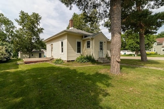 717 2nd Ave NE, Waseca, MN 56093