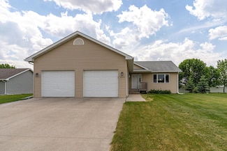 1022 Wilson Ave, Crookston, MN 56716