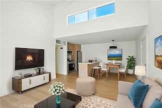 8601 International Ave Unit 233, Canoga Park, CA 91304