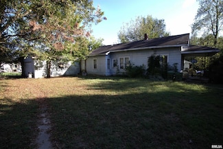 106 S 1st St, Elkville, IL 62932