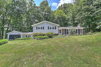 14421 Heather Dr, Bristol, VA 24202