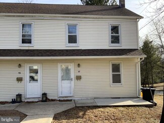 17 Hart Ave, Hopewell, NJ 08525