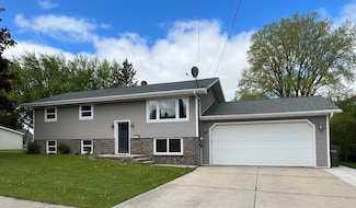 411 S Francis St, Brillion, WI 54110