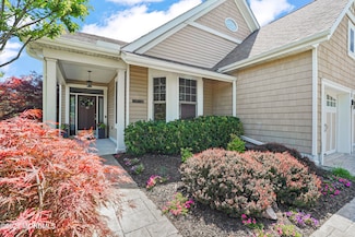 40 Iselin Ln, Oceanport, NJ 07757
