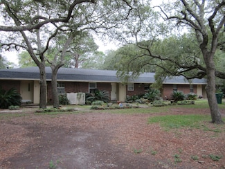 17 7th St Unit 2, Shalimar, FL 32579