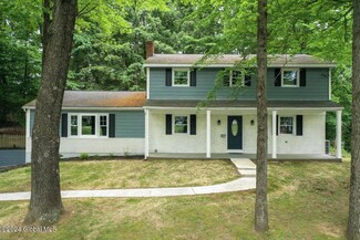 11 Garrison Ln, Ballston Lake, NY 12019