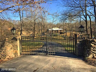 14 La Finca Ln, Washington, VA 22747