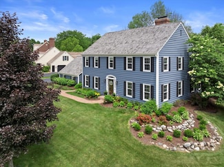 9848 N Lamplighter Ln, Mequon, WI 53092