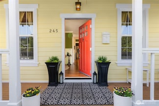 245 SE Bush St, Issaquah, WA 98027