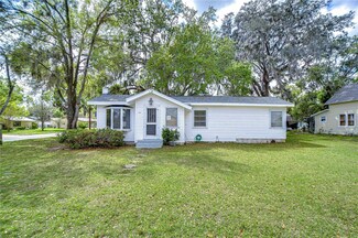 5313 11th St, Zephyrhills, FL 33542