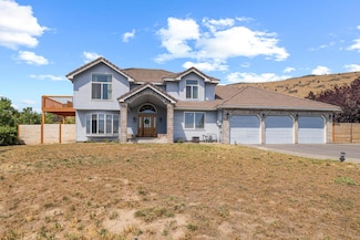 5749 Basin View Dr, Klamath Falls, OR 97603