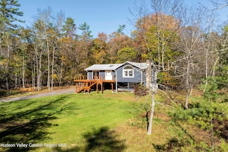 4 Munchkin Ln, Kingston, NY 12401