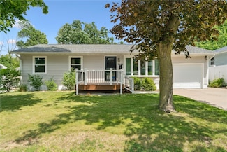 3642 Redbud Rd NE, Cedar Rapids, IA 52402
