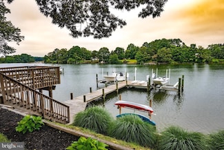 17760 Lawrence St, Saint Inigoes, MD 20684