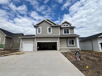 4647 178th St, Urbandale, IA 50323