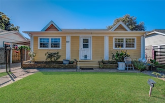 4334 Bell St, Houston, TX 77023