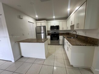 8052 NW 41st Ct, Sunrise, FL 33351