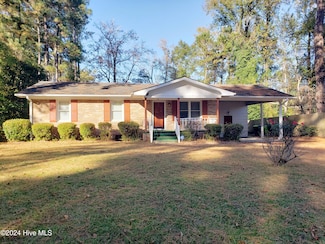716 W Burkhead St, Whiteville, NC 28472