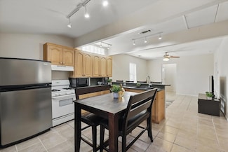 102 N Pacific St, Hutchins, TX 75141