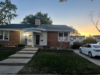 9256 N Parkside Dr, Des Plaines, IL 60016