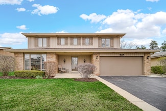 1102 W Compton Point, Addison, IL 60101