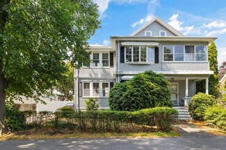 105 Fox Hill Rd, Nahant, MA 01908