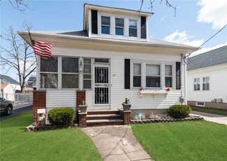 75 Burnside St, Cranston, RI 02910