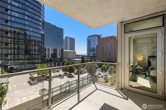 10610 NE 9th Place Unit T1220, Bellevue, WA 98004