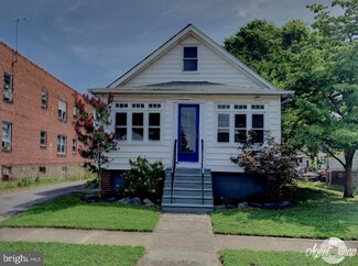 218 Taylor Ave, Essington, PA 19029