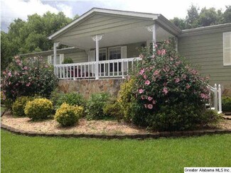 843 Mcclain Rd, Bessemer, AL 35023
