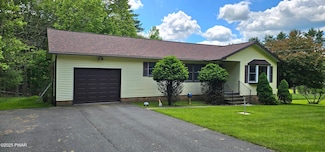 24 Buff Rd, Cochecton, NY 12726